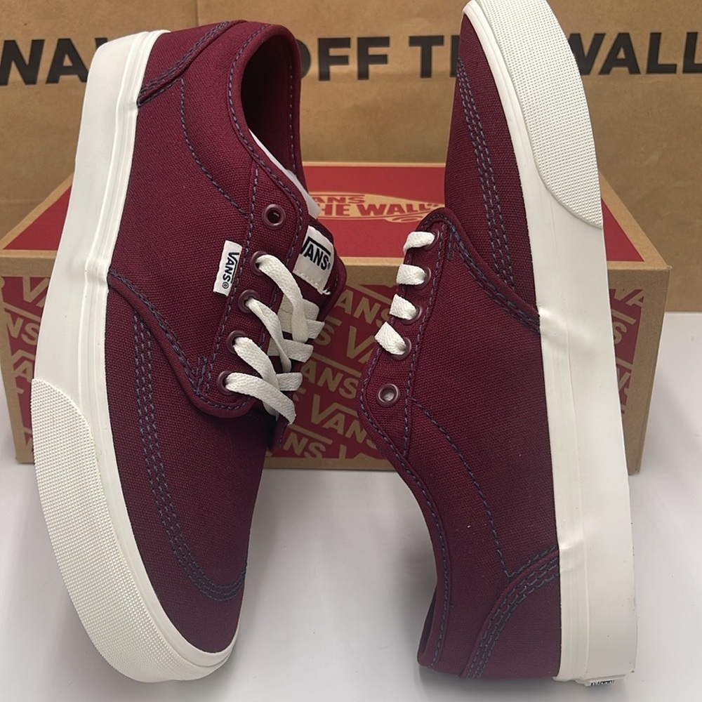 Vans Men's Burgundy Canvas Sneakers Atwood
Outdoor Port Rovale
VN000CX84QU - Picture 11 of 16